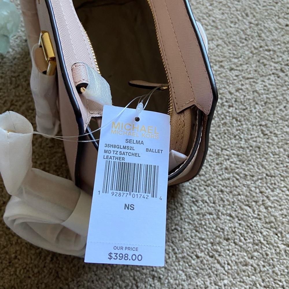 Michael Kors Selma Mini Purse - Picture 4 of 8